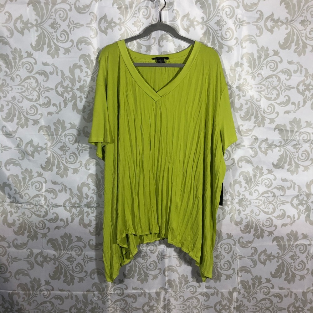 💚2/$19💚 NWT Sunny Taylor Green Asymmetrical Top